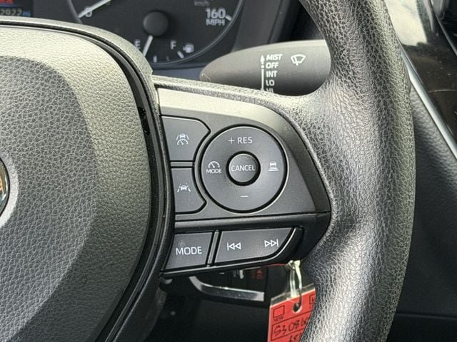 Used 2025 Toyota Corolla LE FWD image 15