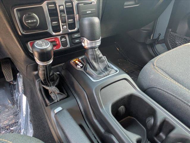 Used 2025 Jeep Gladiator Sport AWD/4WD image 17