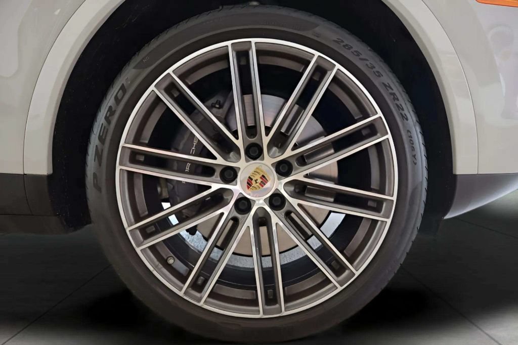 Used 2022 Porsche Cayenne Platinum Edition AWD/4WD image 25