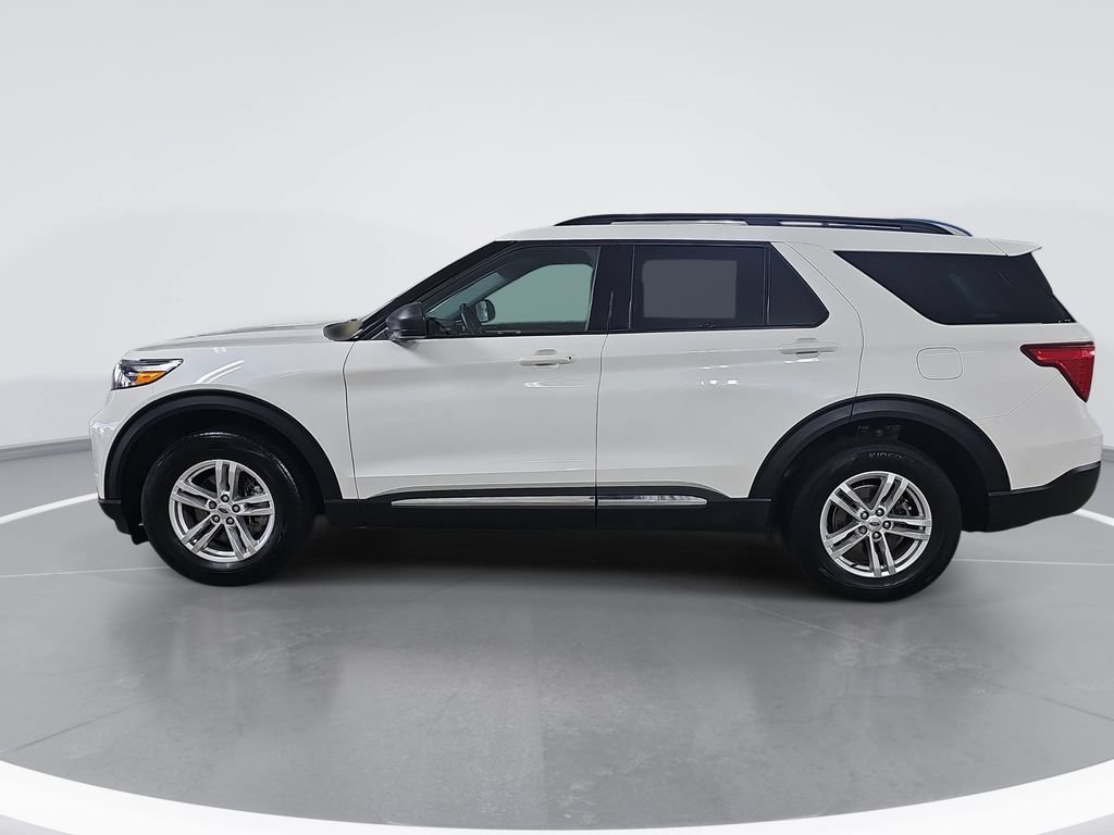 Used 2023 Ford Explorer XLT w/ Equipment Group 202A AWD/4WD image 7