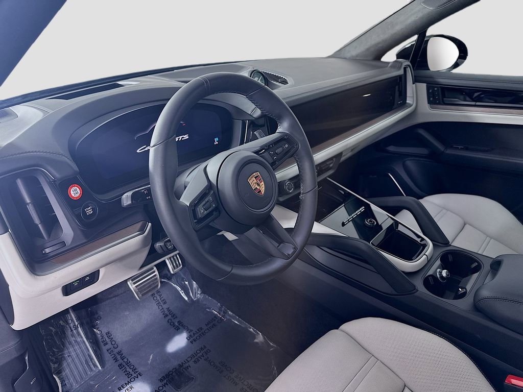 New 2025 Porsche Cayenne GTS image 4