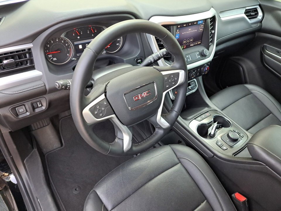 Certified 2023 GMC Acadia SLT w/ Elevation Edition FWD image 9