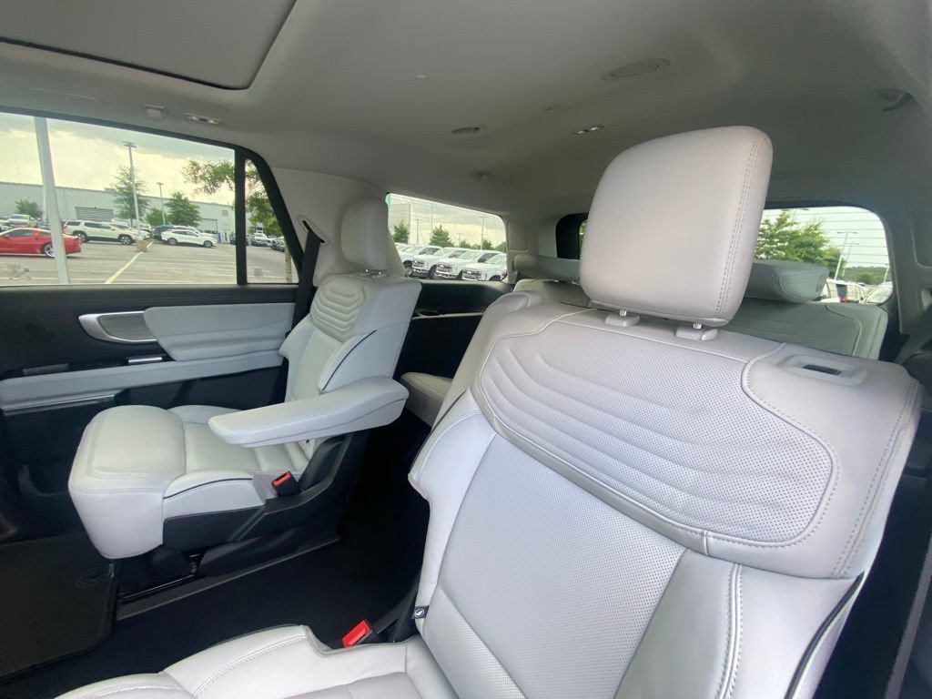 New 2027 Ford Expedition Platinum w/ Platinum Ultimate Package AWD/4WD image 25