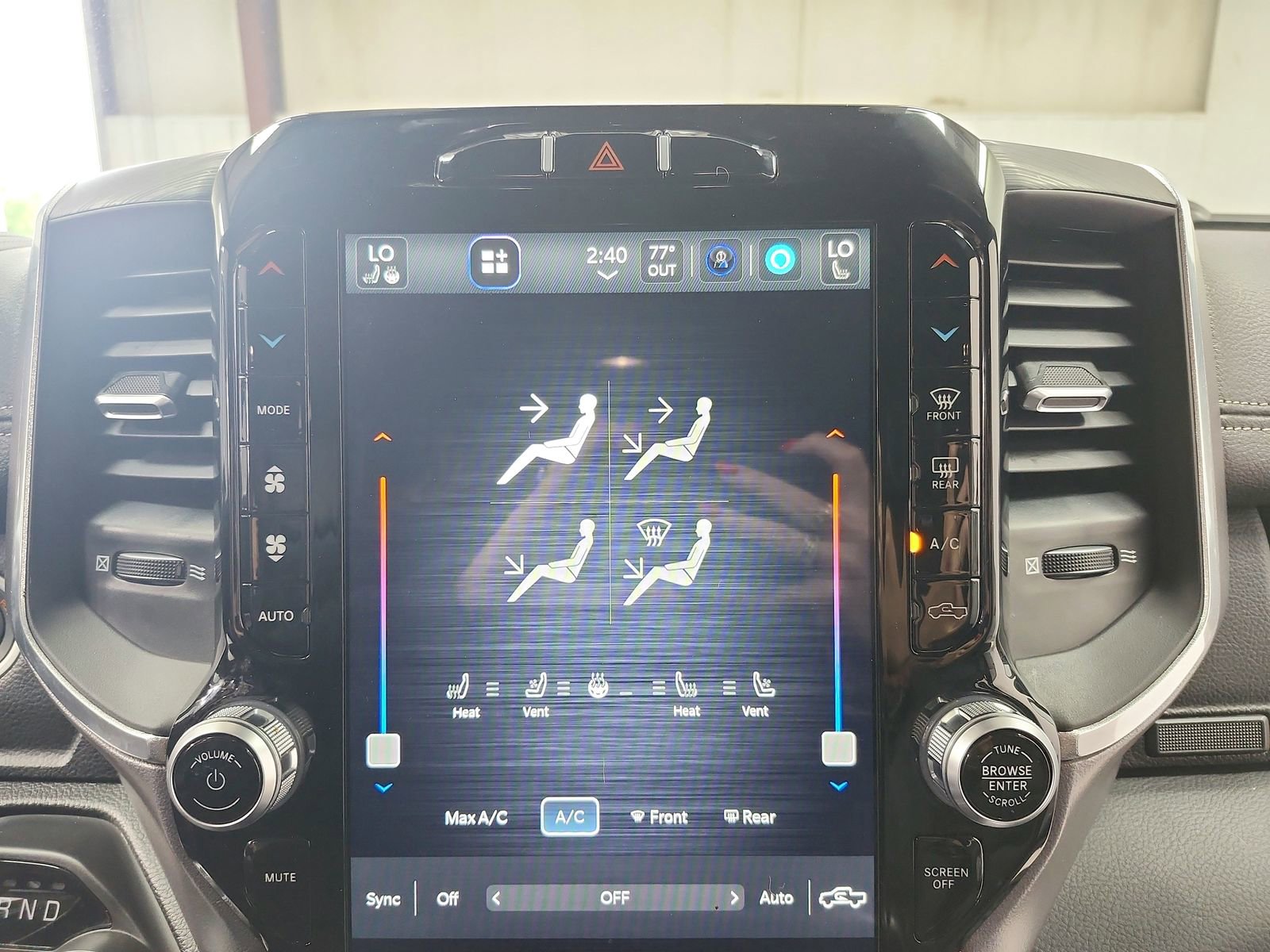 Used 2023 RAM 1500 Laramie AWD/4WD image 32