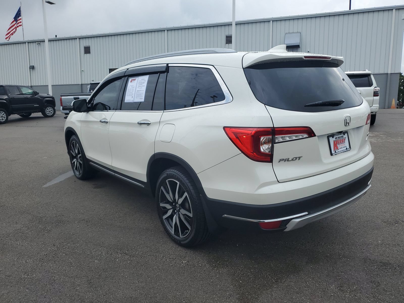 Used 2019 Honda Pilot Touring image 3
