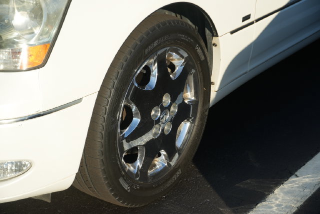 Used 2001 Lexus LS 430 RWD image 9