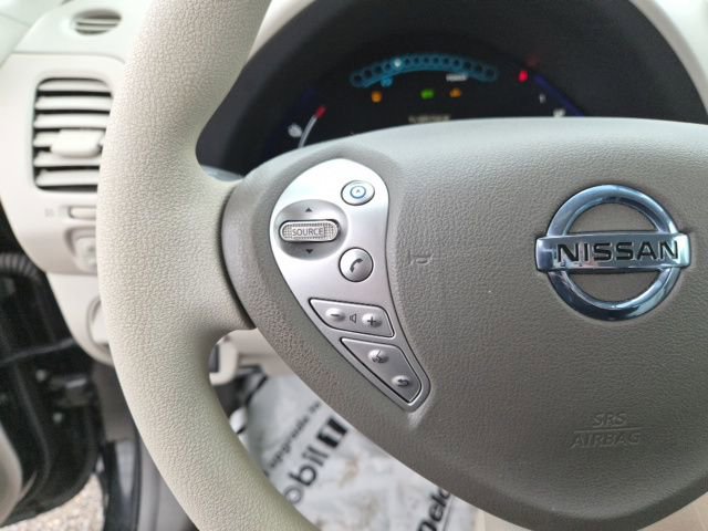 Used 2011 Nissan Leaf SL image 19