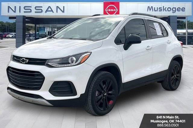 Used 2022 Chevrolet Trax LT w/ Redline Edition AWD/4WD image 3