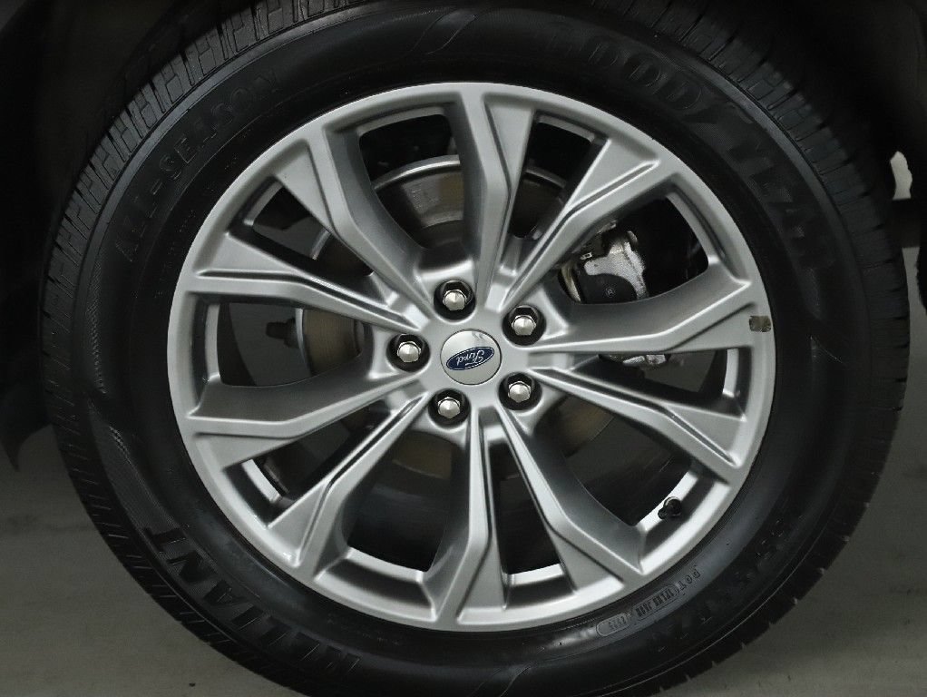 Used 2022 Ford Explorer Limited w/ Equipment Group 301A AWD/4WD image 41