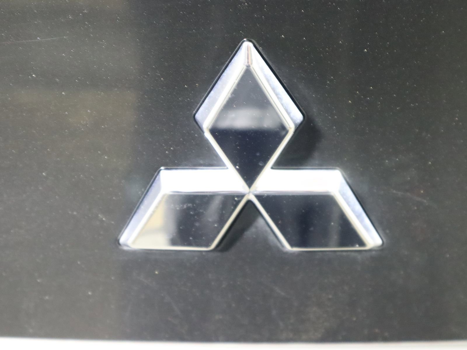 Used 2025 Mitsubishi Outlander AWD image 8