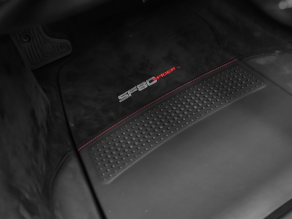 Used 2023 Ferrari SF90 Spider image 48