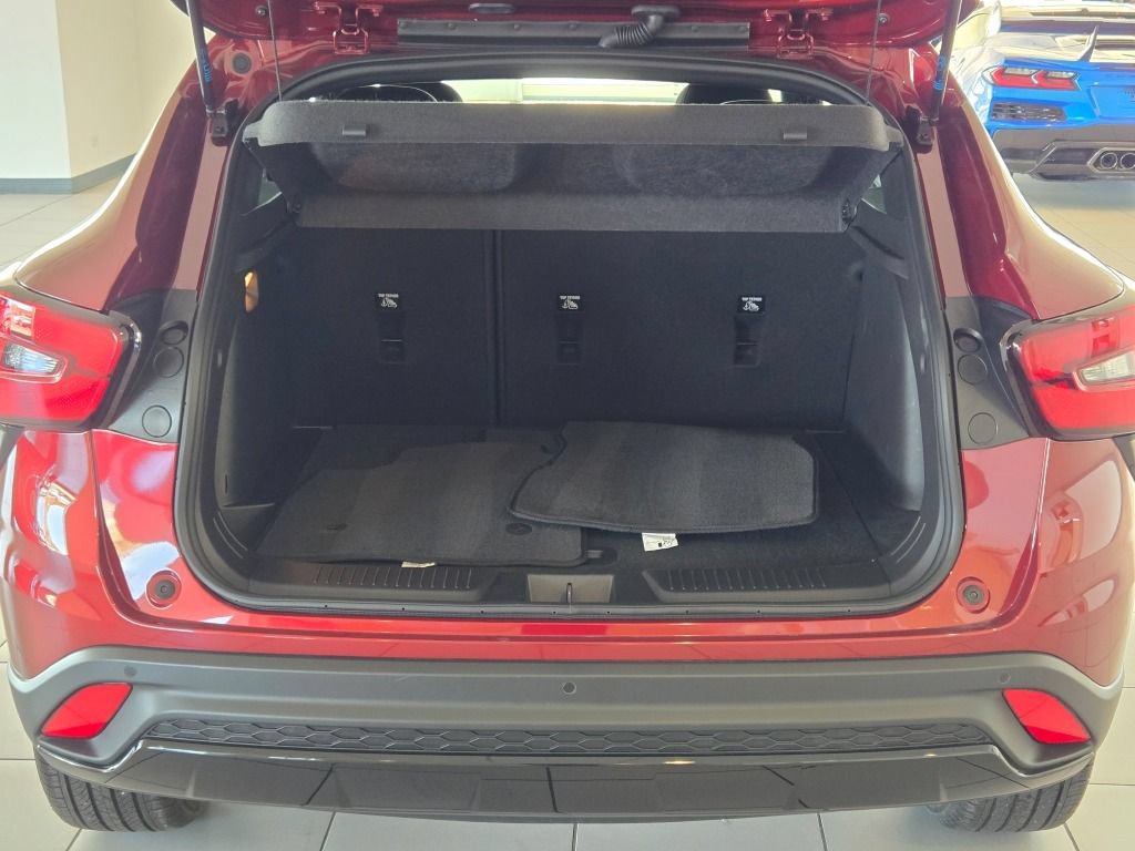 Certified 2024 Chevrolet Trax RS w/ Driver Confidence Package FWD image 13