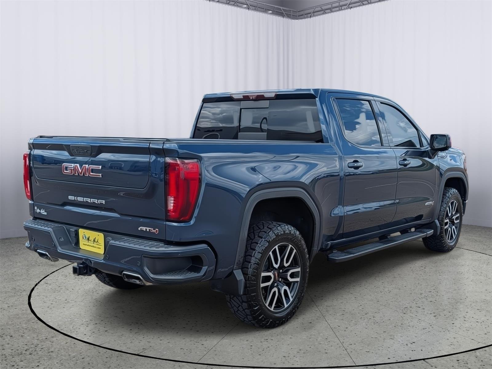Used 2020 GMC Sierra 1500 AT4 w/ AT4 Premium Package AWD/4WD image 5