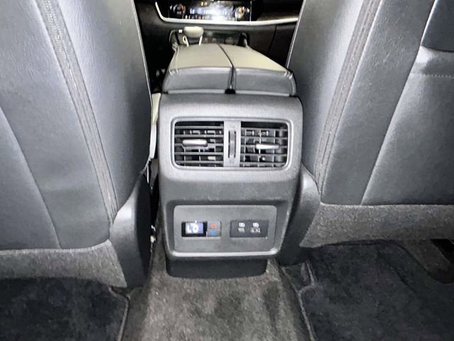 Used 2021 Nissan Rogue SL w/ Premium Package image 11