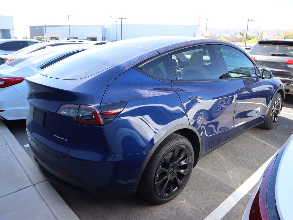 Used 2022 Tesla Model Y Long Range image 4