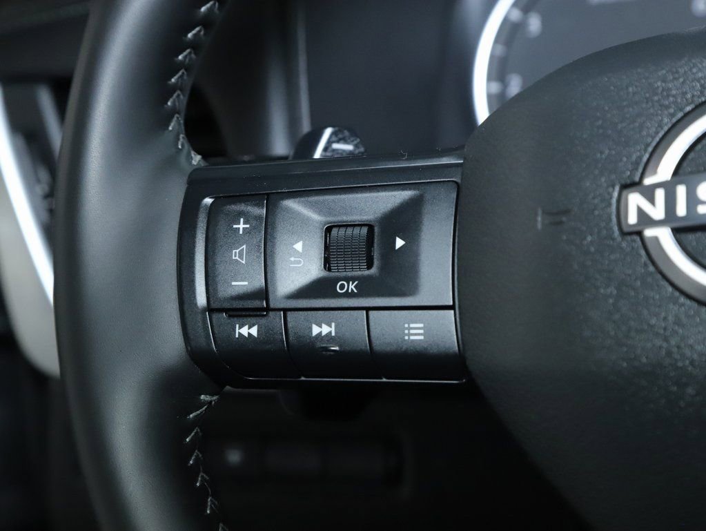 Used 2025 Nissan Rogue SV image 21