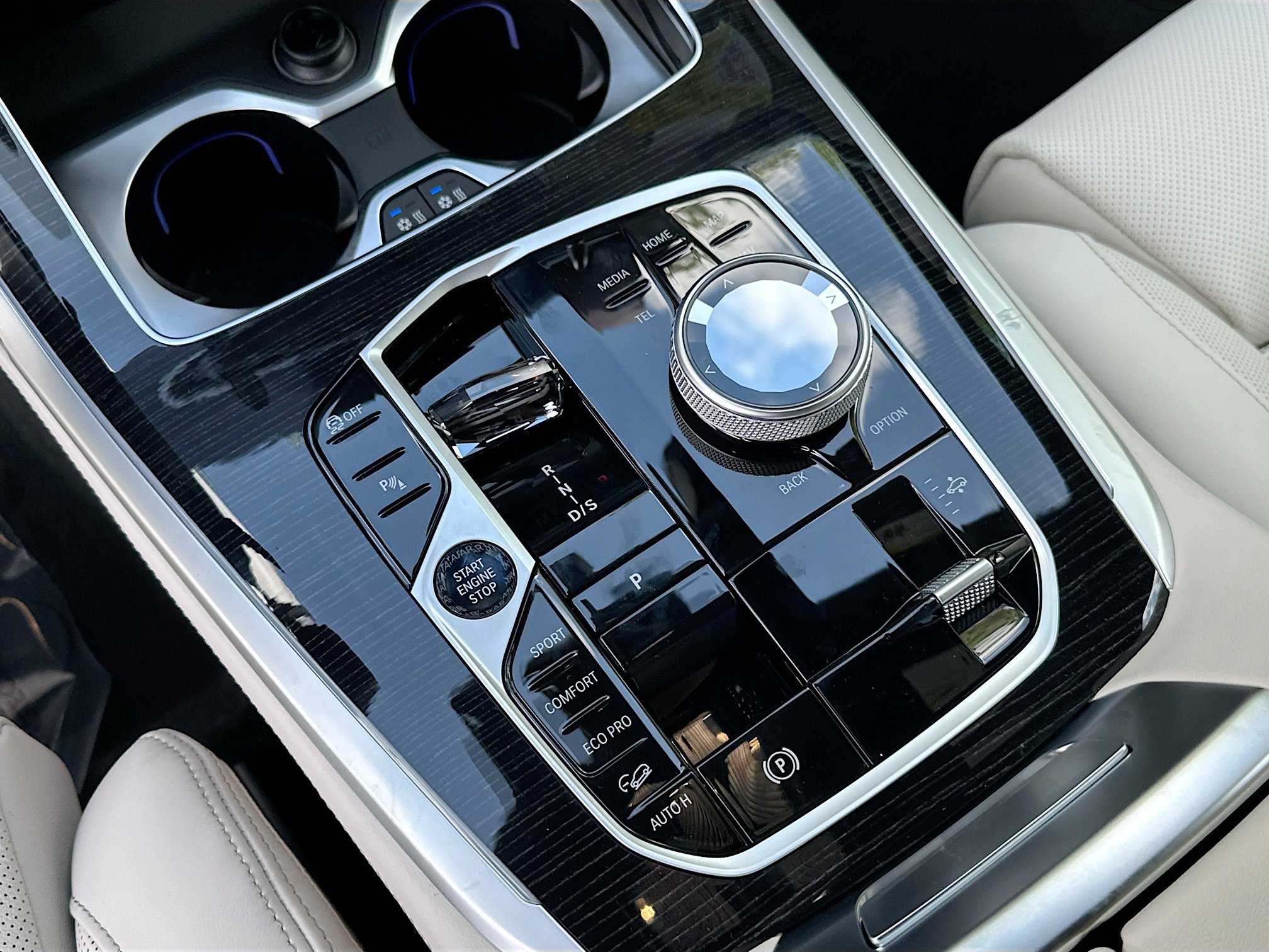 New 2026 BMW X7 M60i image 16