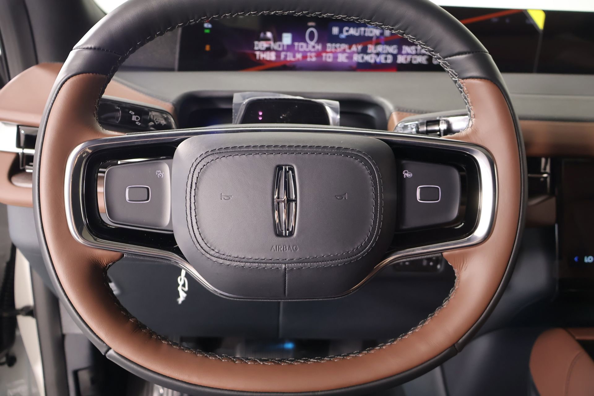 New 2026 Lincoln Navigator L Reserve AWD/4WD image 3