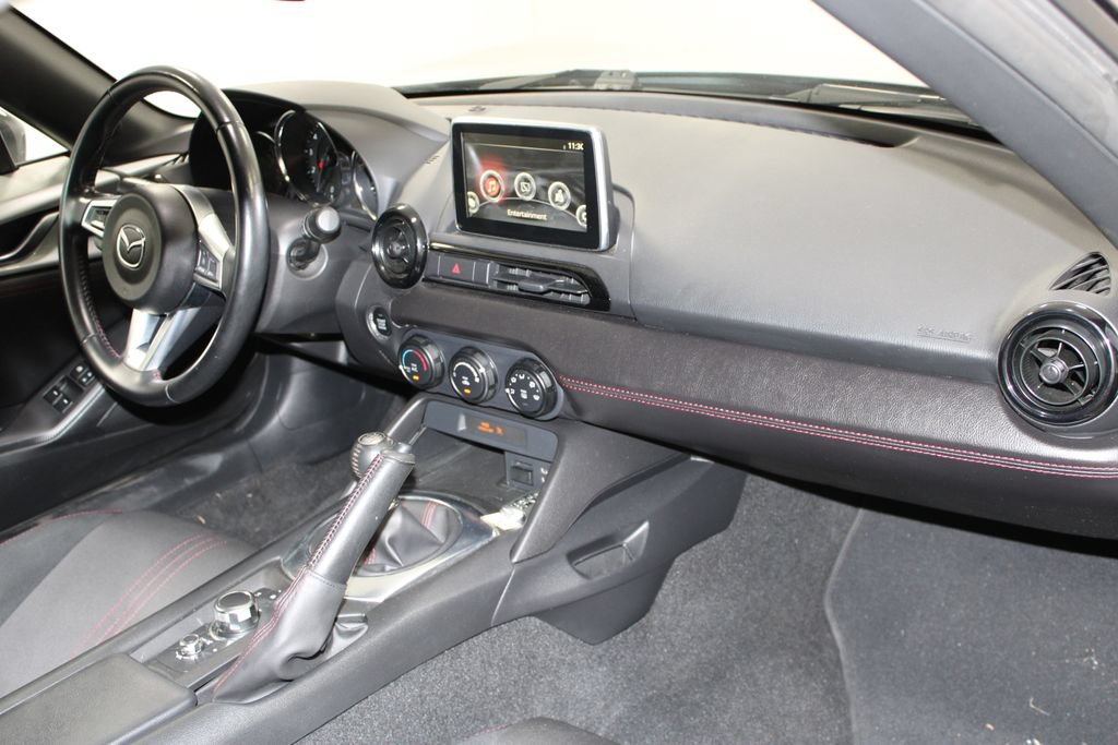 Used 2016 MAZDA MX-5 Miata Club RWD image 17