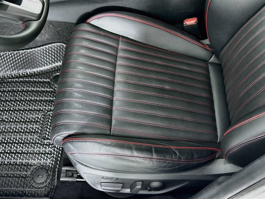Used 2022 Genesis G70 3.3T w/ Sport Advanced Package AWD/4WD image 21