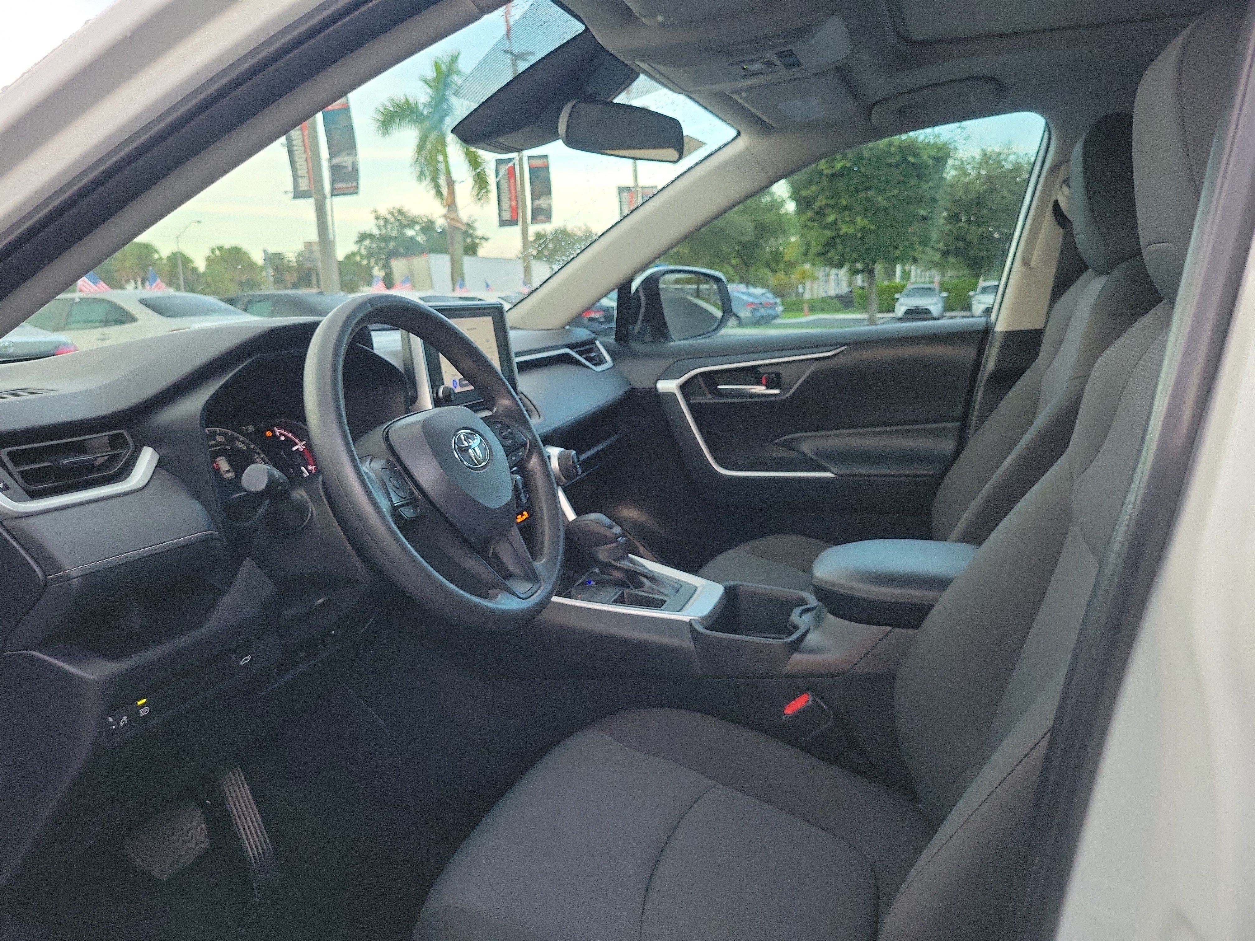 Used 2025 Toyota RAV4 XLE w/ Convenience Package FWD image 19