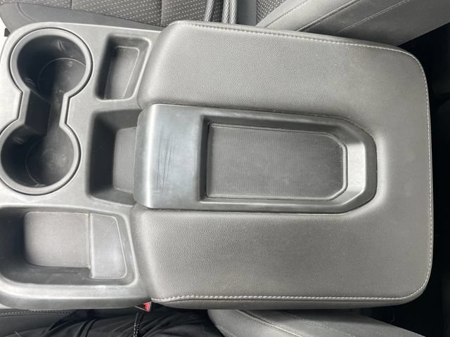 Used 2020 Chevrolet Silverado 1500 Custom w/ Custom Value Package AWD/4WD image 17