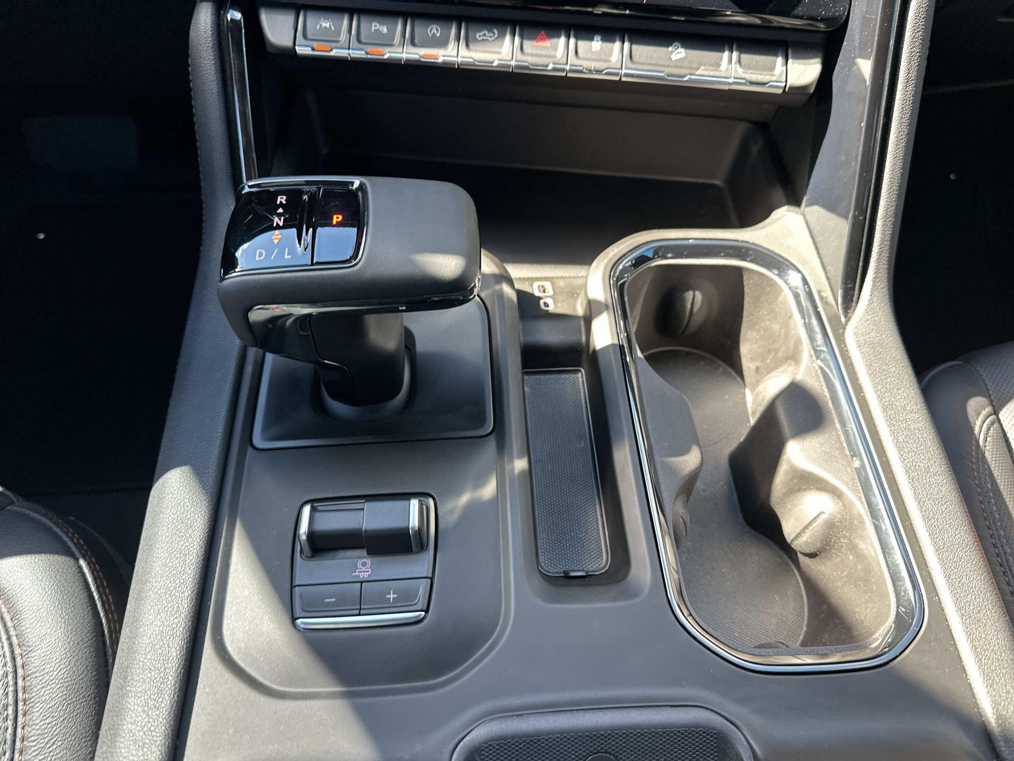 Used 2025 GMC Sierra 1500 AT4 w/ AT4 Premium Package AWD/4WD image 23