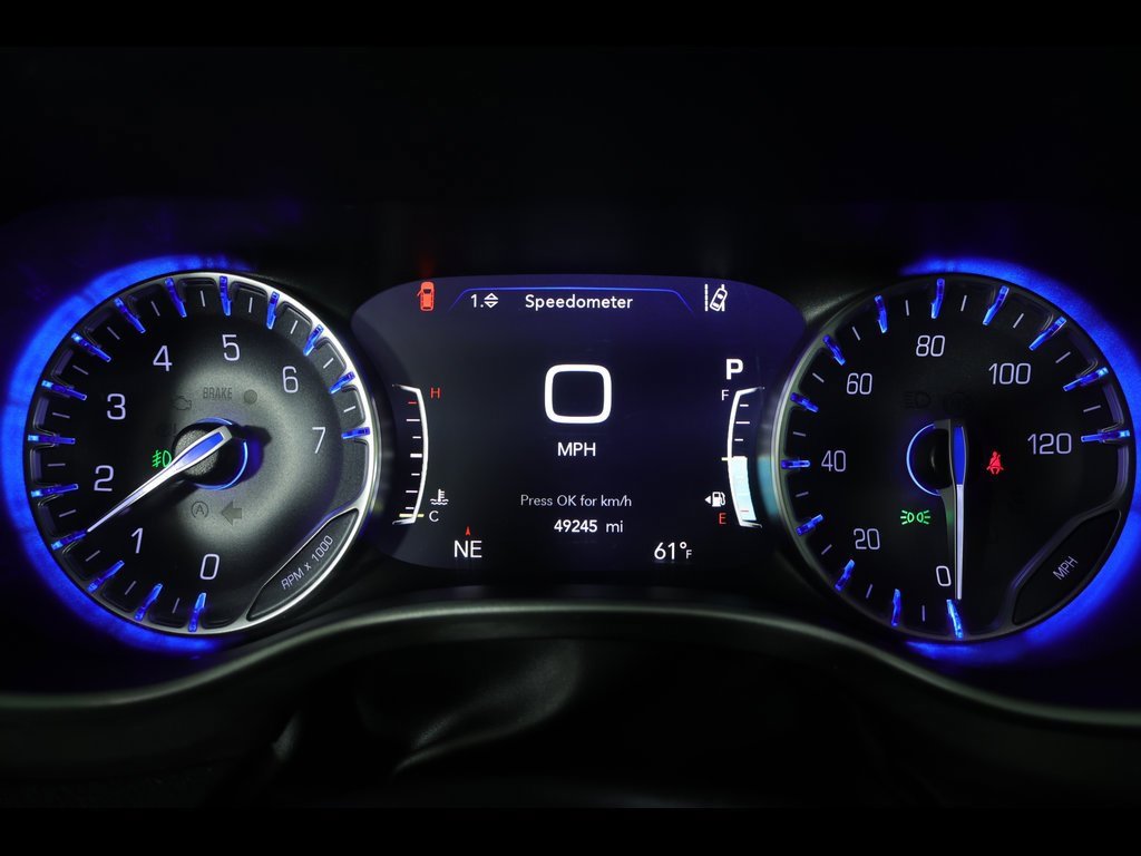 Used 2024 Chrysler Pacifica Touring-L image 24