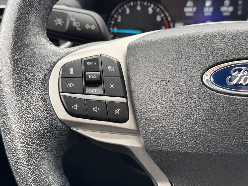 Used 2022 Ford Explorer XLT w/ Equipment Group 202A image 22