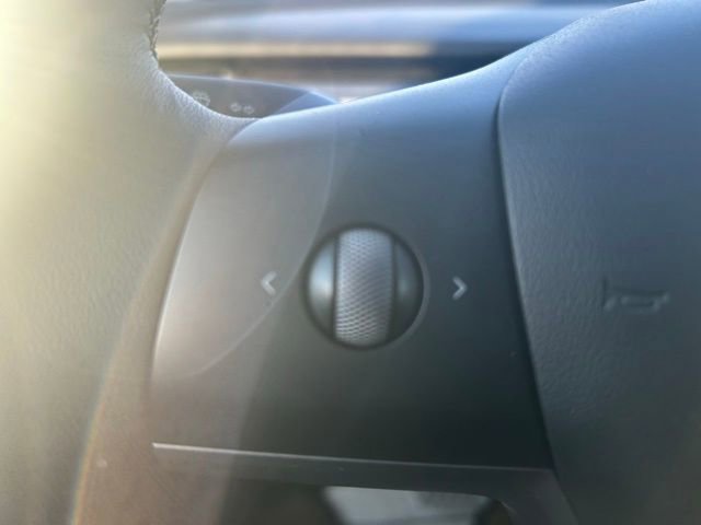 Used 2022 Tesla Model Y Performance image 26