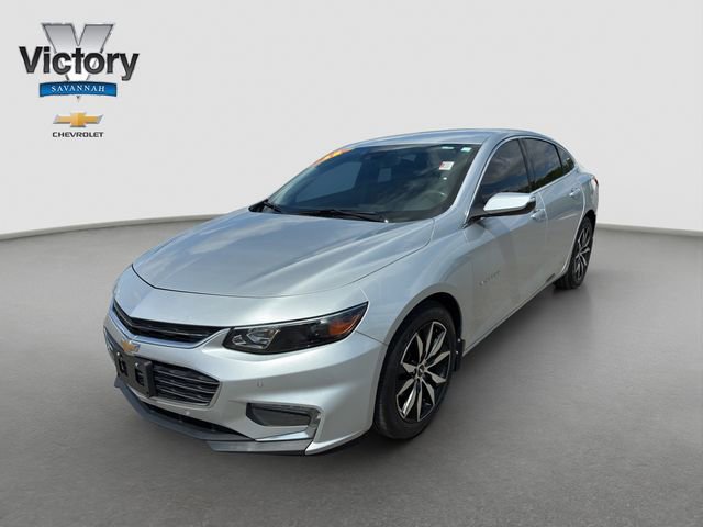 Used 2018 Chevrolet Malibu LT w/ Driver Confidence Package FWD image 3