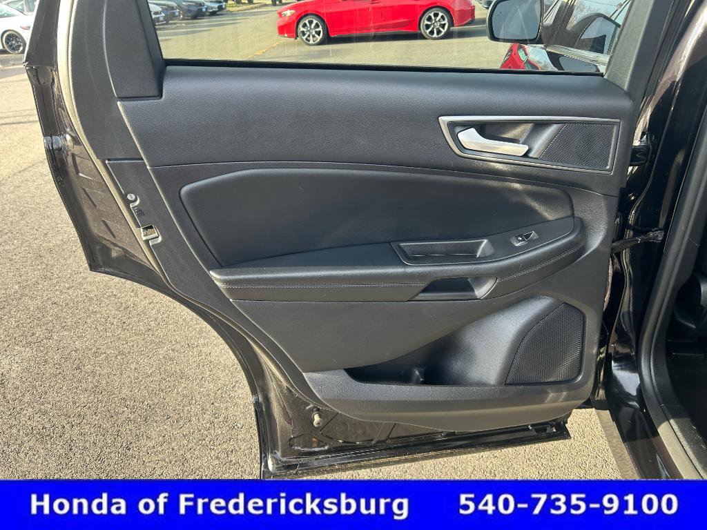 Used 2022 Ford Edge SE w/ Black Appearance Package image 11