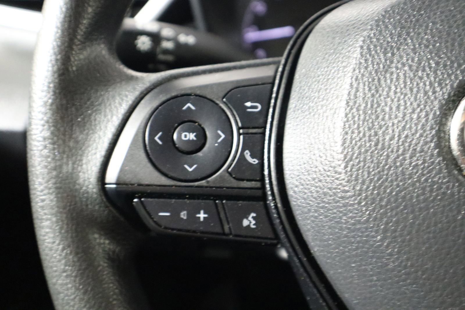 Used 2023 Toyota Corolla LE image 34