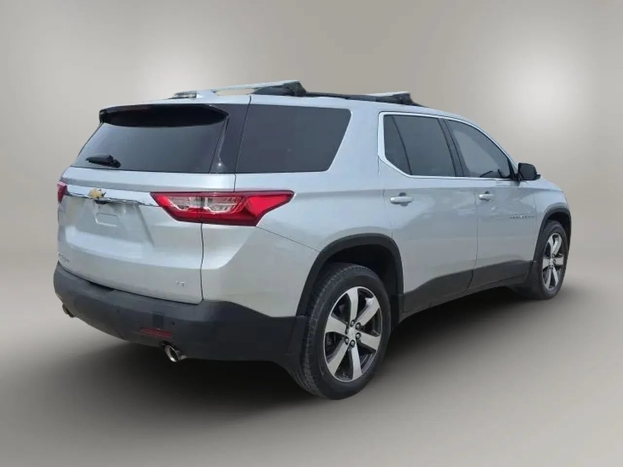 Used 2019 Chevrolet Traverse LT w/ LT Premium Package AWD/4WD image 7