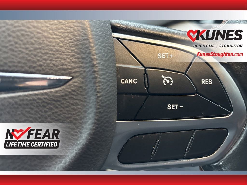 Used 2019 Chrysler Pacifica Touring-L image 20