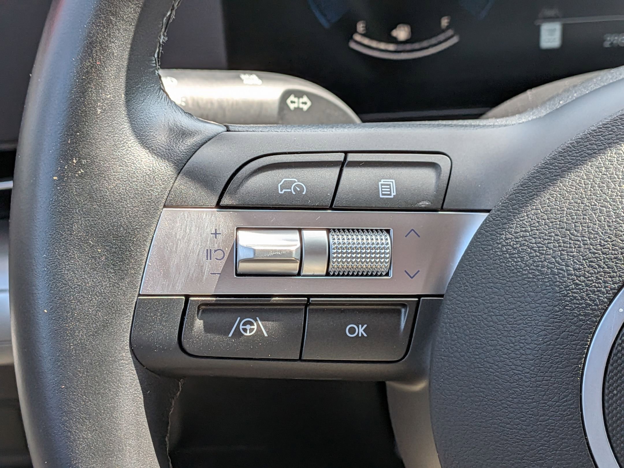 Used 2025 Hyundai Kona SEL FWD image 18