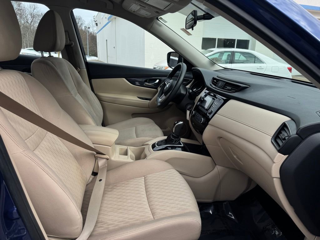 Used 2017 Nissan Rogue S image 19