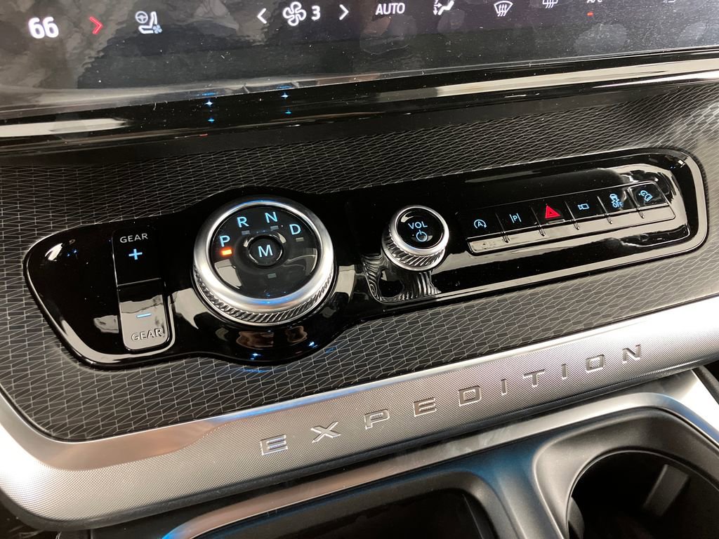 New 2026 Ford Expedition Platinum w/ Stealth Appearance Package image 27