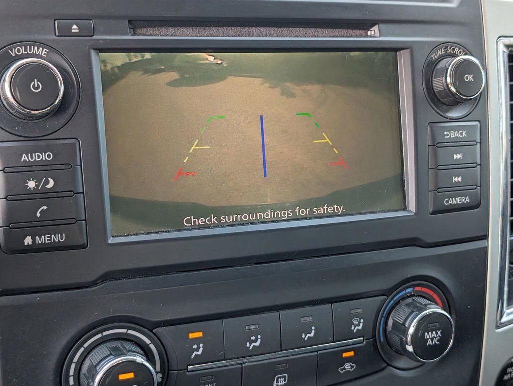 Used 2019 Nissan Titan SV image 23