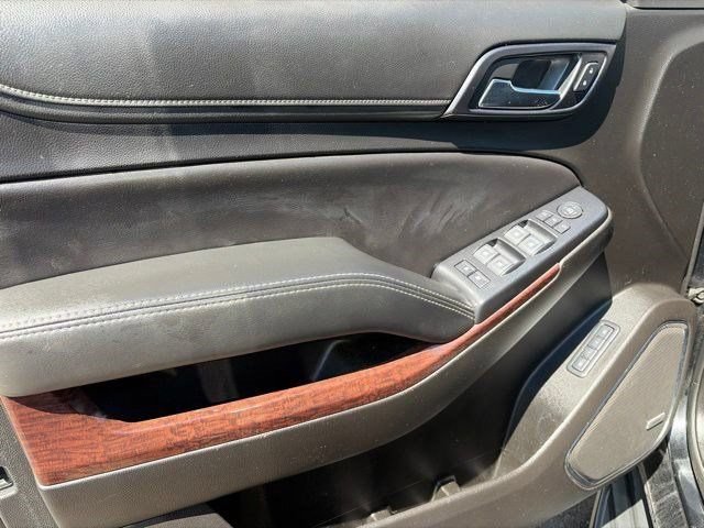 Used 2019 GMC Yukon SLT w/ Graphite Performance Edition AWD/4WD image 13