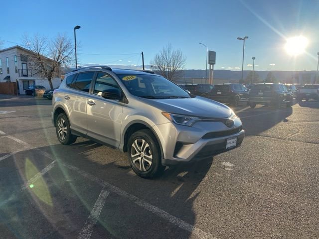 Used 2018 Toyota RAV4 LE image 3