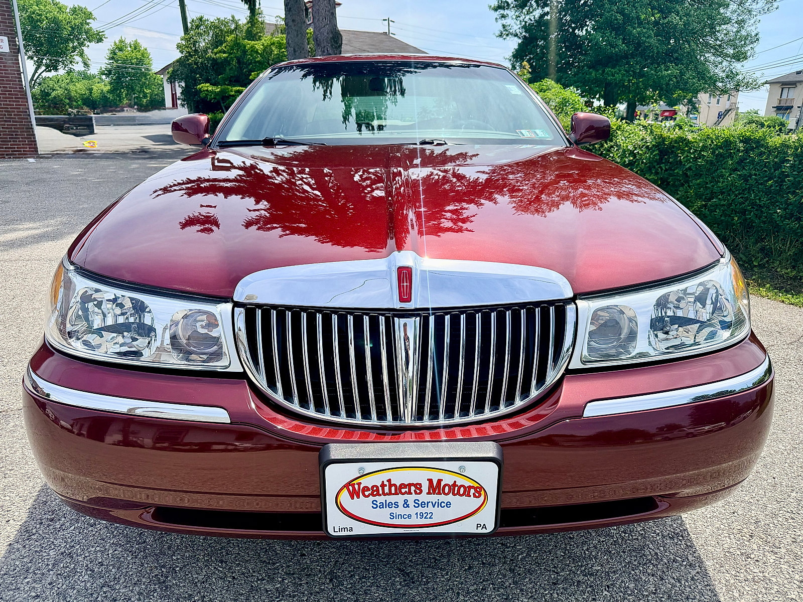 Used 2002 Lincoln Town Car Executive RWD image 11
