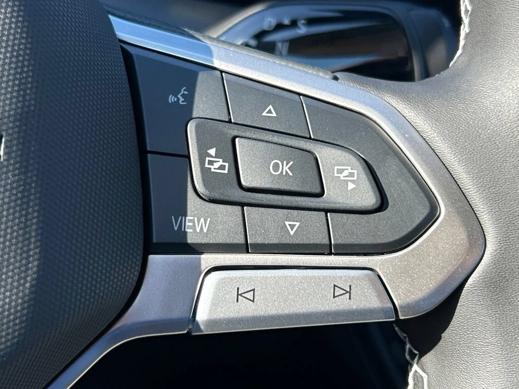 New 2026 Volkswagen Tiguan SE FWD image 28