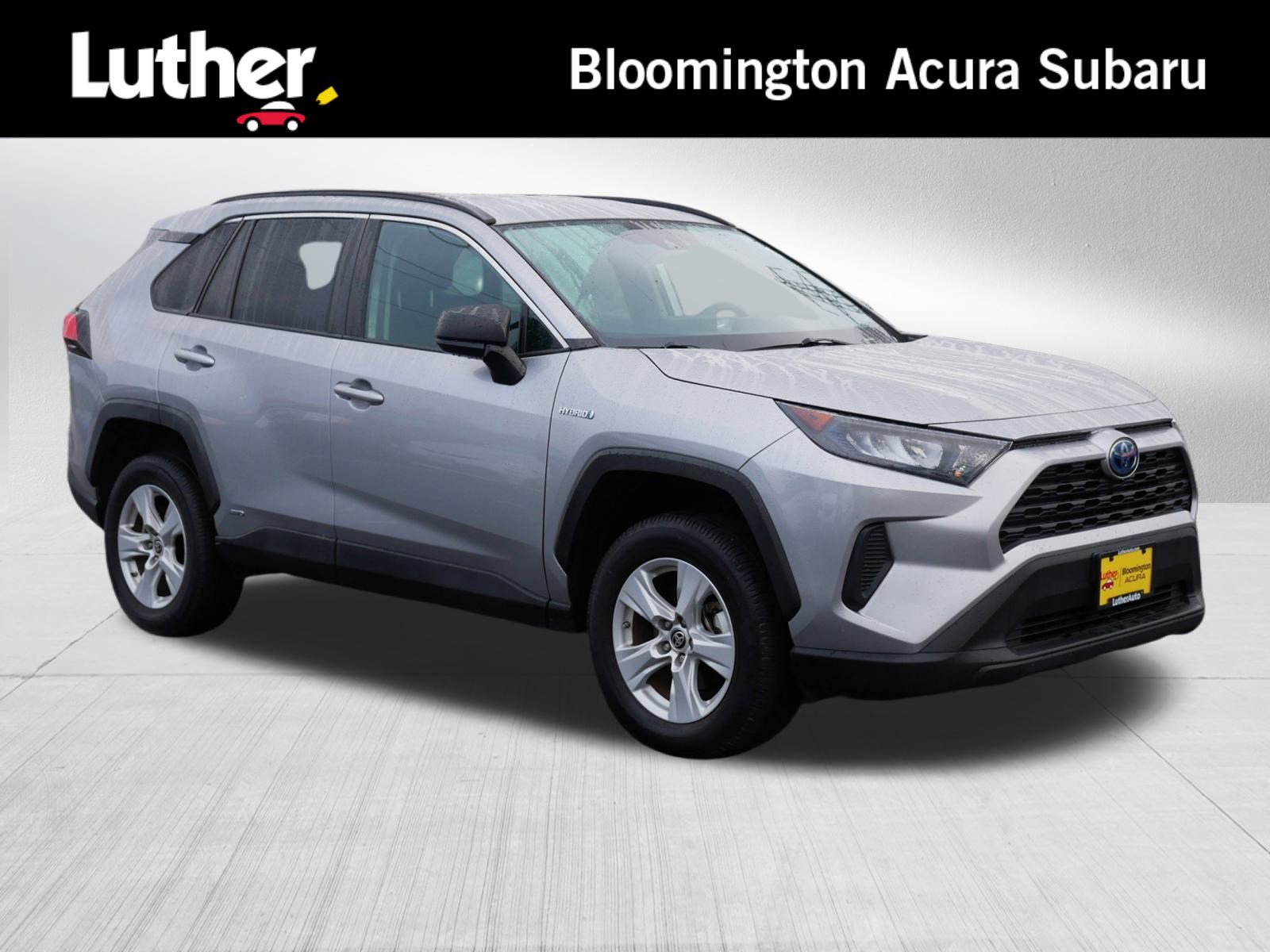 Used 2021 Toyota RAV4 LE image 1
