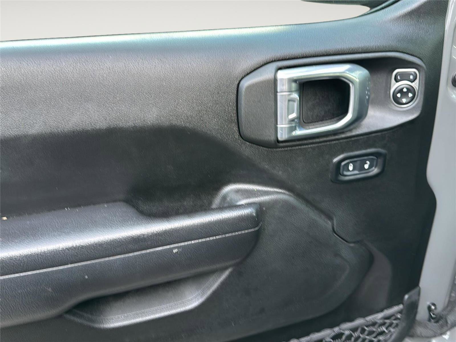 Used 2022 Jeep Gladiator Sport image 13