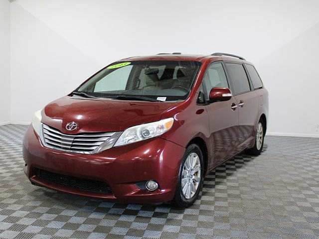 Used 2013 Toyota Sienna Limited w/ Premium Pkg FWD image 2
