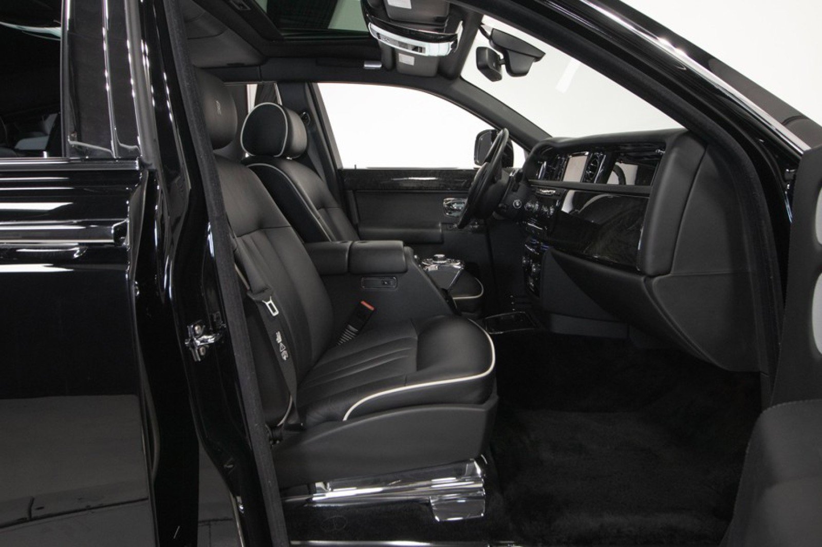 Used 2013 Rolls-Royce Phantom image 60