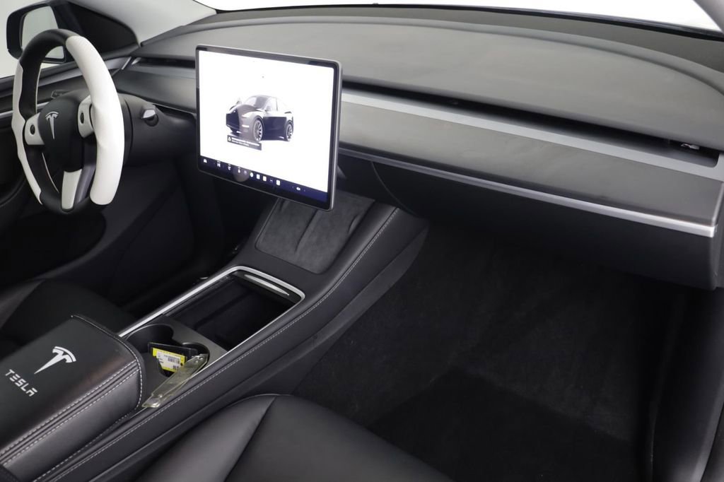 Used 2024 Tesla Model Y Long Range image 19