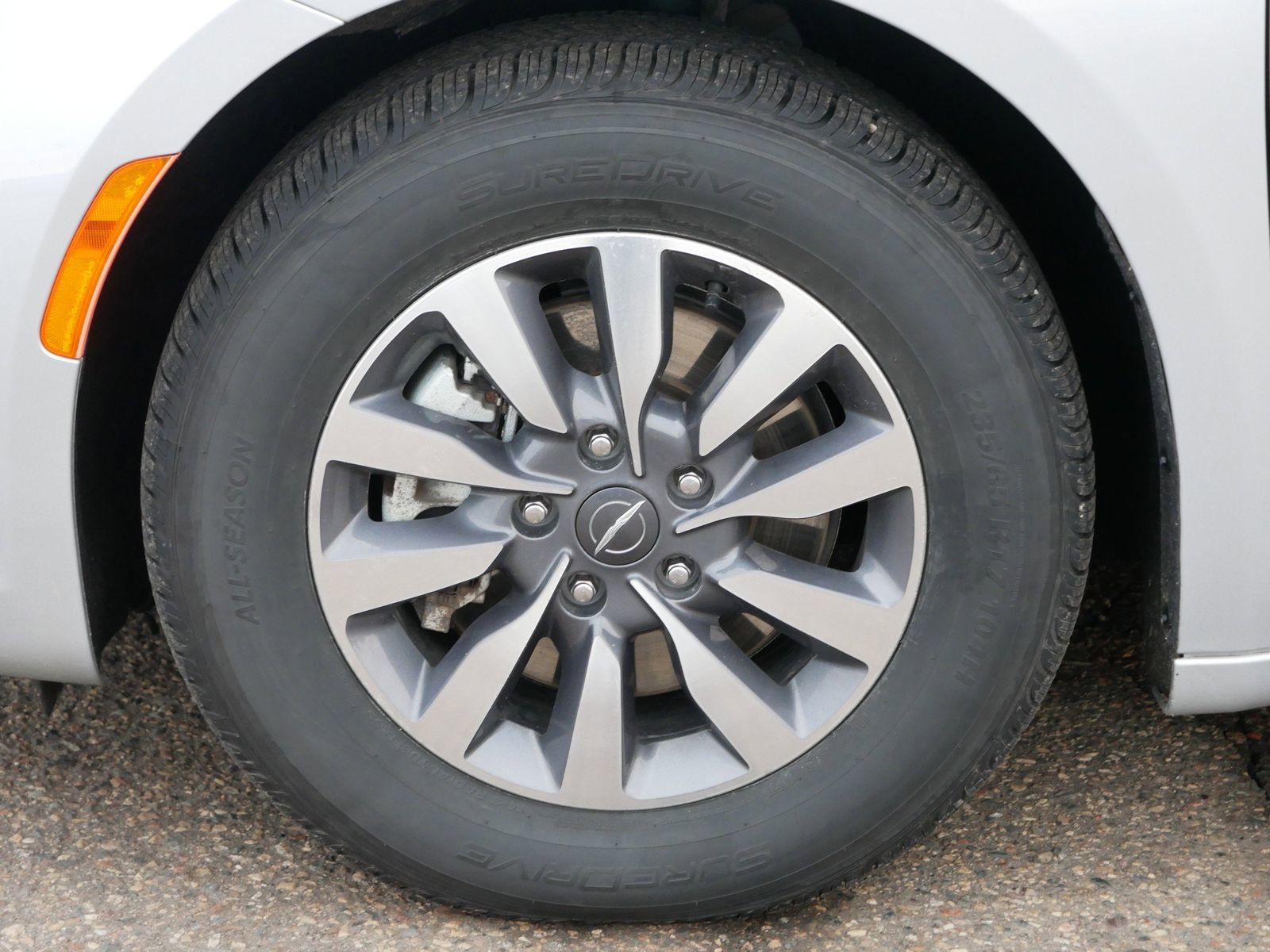 Used 2023 Chrysler Pacifica Limited image 11