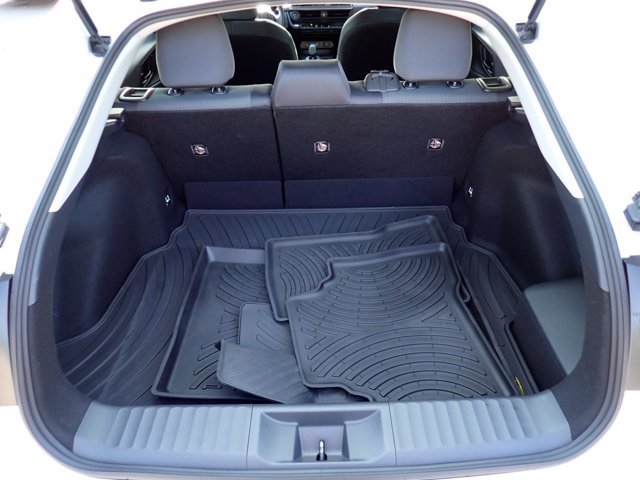 Used 2024 Toyota Prius LE AWD/4WD image 8